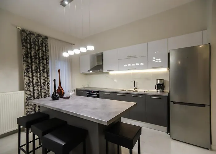 Erythrina #colony_deluxe_suite سالونيك
